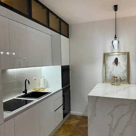 Aurora Apartment *